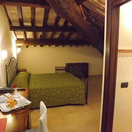 Relais Il Postiglione - Antica Posta Dei Chigi 3*