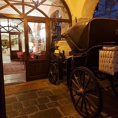فندق Relais Il Postiglione - Antica Posta Dei Chigi كامباغنانو دي روما